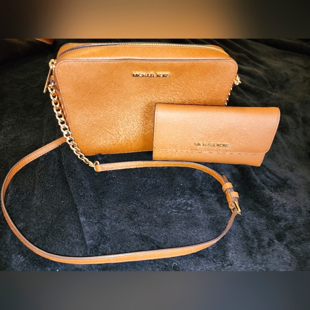 Michael Kors Tan Jet Set Crossbody with matching wallet